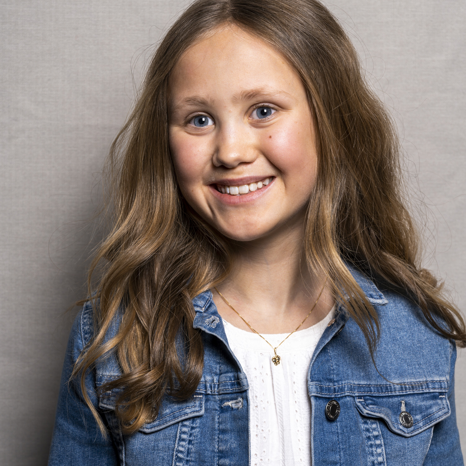 Bilde nummer 3 av Prins & Prinsesse, Smykke til barn i 585 gult gull med føtter