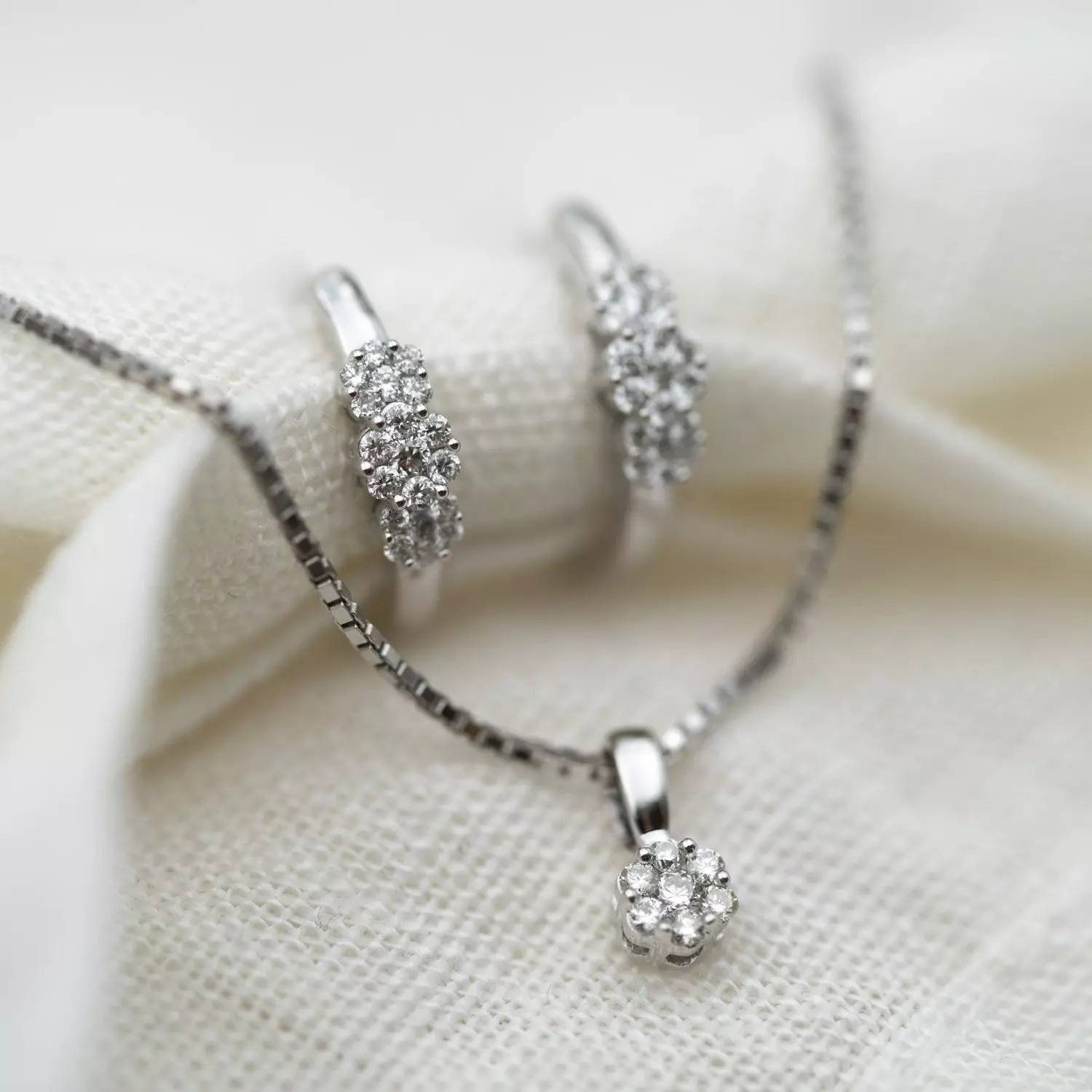 Bilde nummer 4 av Pan Jewelry, Øreringer i 585 hvitt gull med diamanter 0,33 ct