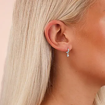 Bilde nummer 2 av Twist øreringer i messing med zirkonia