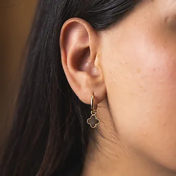 Bilde nummer 4 av Pan Jewelry, Kløver øreringer i forgylt 925 sølv med grå perlemor kløver