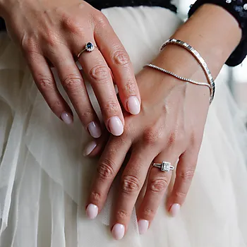 Bilde nummer 4 av Diamantring i 585 hvitt gull 0,14 ct med safir