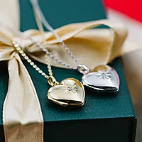 Bilde nummer 4 av Medaljong i 925 sølv med zirkonia