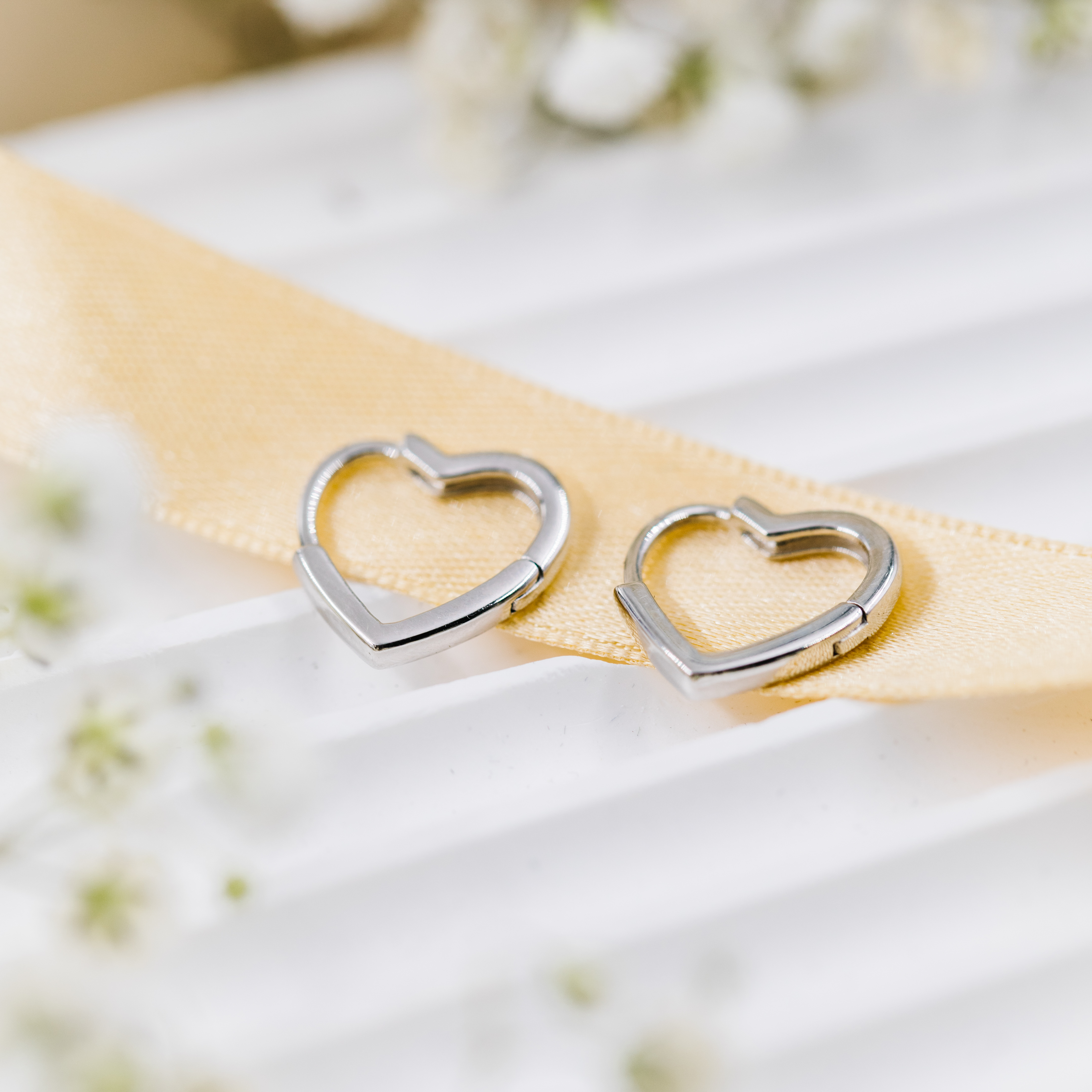 Bilde nummer 2 av Pan Jewelry, Hjerte øreringer i 925 sølv