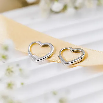 Bilde nummer 2 av Pan Jewelry, Hjerte øreringer i 925 sølv