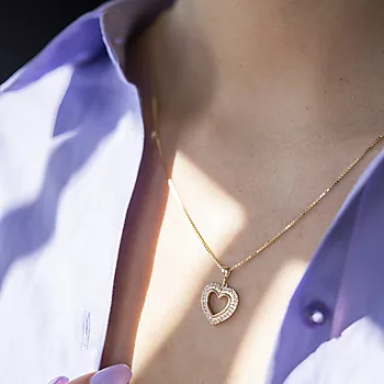 Bilde nummer 4 av Pan Jewelry, Anheng i 585 gult gull med zirkonia og hjerte
