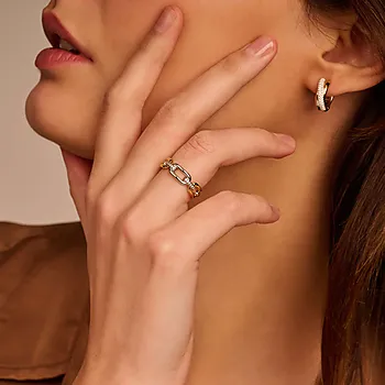 Bilde nummer 2 av Ring i 925 flerfarget sølv med zirkonia