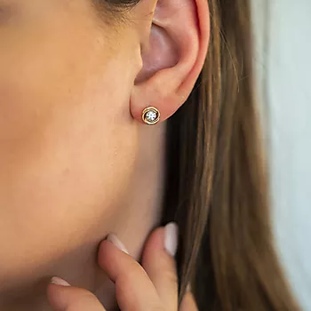 Bilde nummer 2 av Pan Jewelry, Øredobber i forgylt 925 sølv med hvit zirkonia