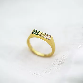 Bilde nummer 2 av Janne Formoe by Pan Jewelry, Ring i forgylt 925 sølv med grønne, gule og hvite zirkonia