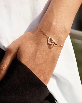 Bilde nummer 2 av Eternal Heart armbånd i forgylt stål med hjerte