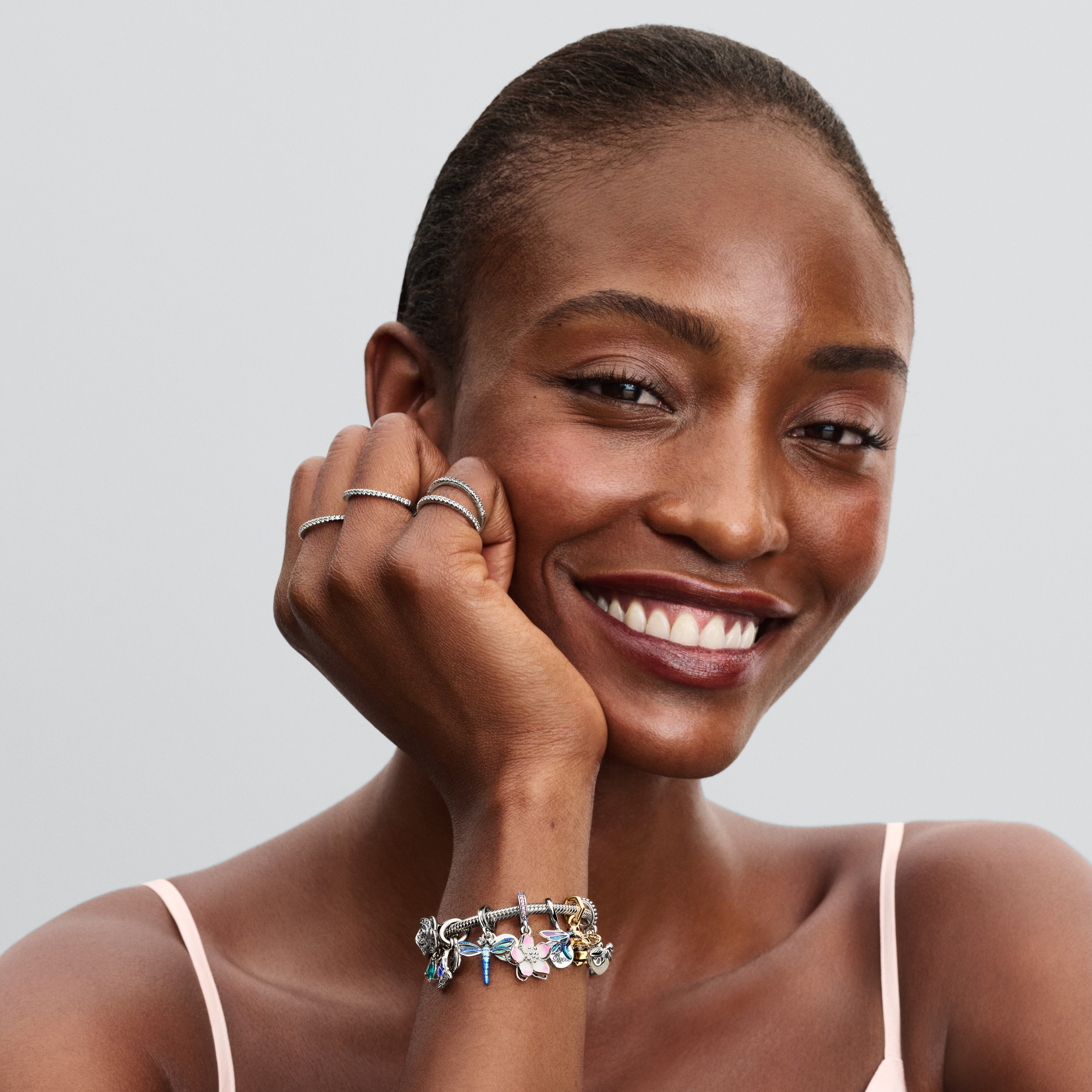 Bilde nummer 2 av Pandora Moments, Charm i 925 sølv med ildflue