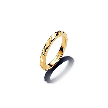 Pandora Essence, Ring i forgylt  925 sølv med organisk form