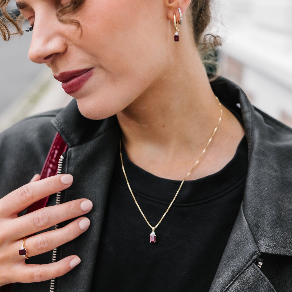 Bilde nummer 3 av Michelle smykke i 585 gult gull med diamant 0,06 ct og rhodolitt