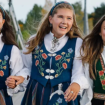 Bilde nummer 3 av Sylvsmidja, Sølje Nordland i 830 oksidert sølv