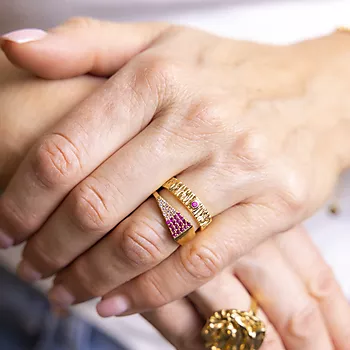 Bilde nummer 2 av Janne Formoe by Pan Jewelry, Ring i forgylt sølv med rosa zirkonia