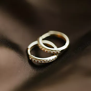 Bilde nummer 3 av Pan Jewelry, Øreringer i 585 gult gull med zirkonia