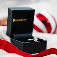 Bilde nummer 4 av Julie diamantring i 375 hvitt gull 0,12 ct med moissanite