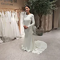 En gang til brudekjole, Pronovias