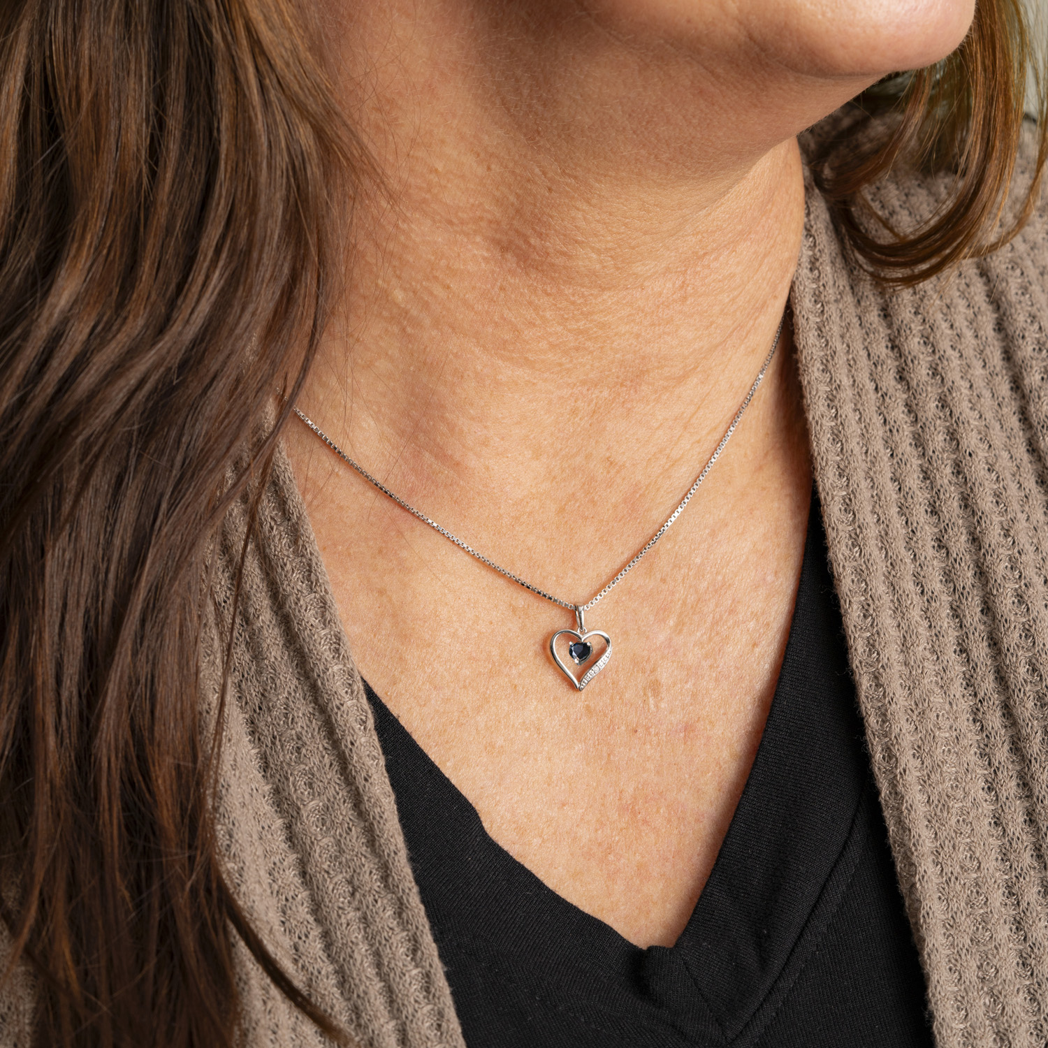 Bilde nummer 2 av Pan Jewelry, Anheng i 585 hvitt gull med diamant 0,005 ct og safir