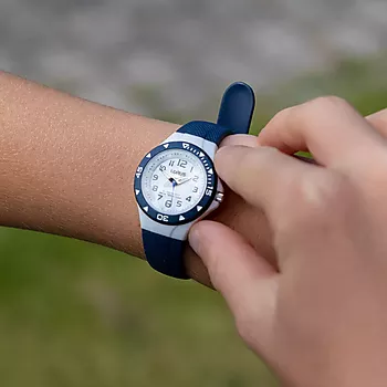 Bilde nummer 4 av Lorus Sport, Barneklokke med stålkasse og blå silikonrem