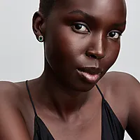 Bilde nummer 2 av Øredobber i 925 sølv med grønn zirkonia