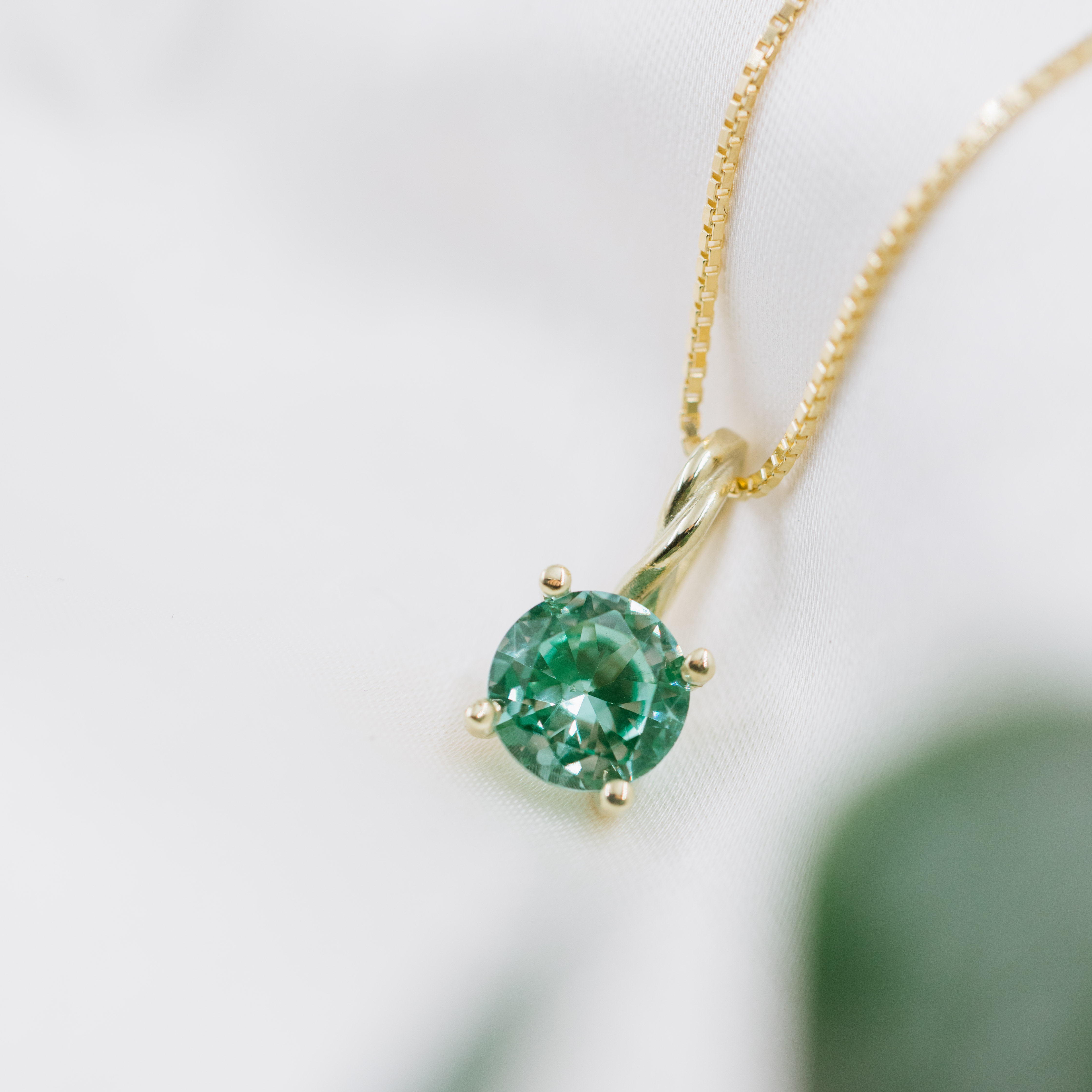 Bilde nummer 2 av Pan Jewelry Drops, Anheng i 585 gult gull med syntetisk Spinell