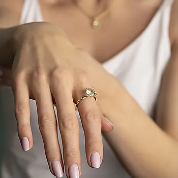 Bilde nummer 4 av Pan Jewelry Drops, Ring i 585 gult gull med syntetisk Krysolitt