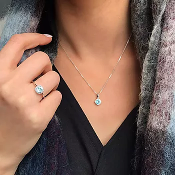Bilde nummer 3 av Pan Jewelry, Ring i 925 sølv med aqua blå glassten
