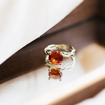 Bilde nummer 4 av Pan Jewelry Drops, Ring i 585 gult gull med syntetisk Padparascha