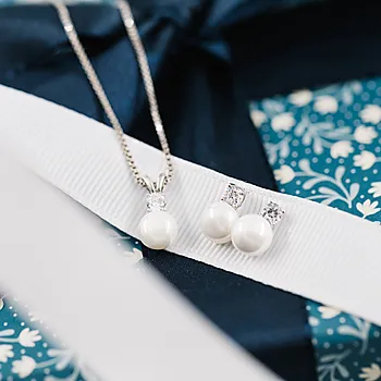 Bilde nummer 4 av Pan Jewelry, Smykkesett i 925 sølv med perle av perlemor