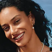 Bilde nummer 2 av Øreringer i 925 forgylt sølv med zirkonia