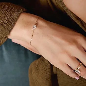 Bilde nummer 2 av Embrace armbånd i 925 forgylt sølv