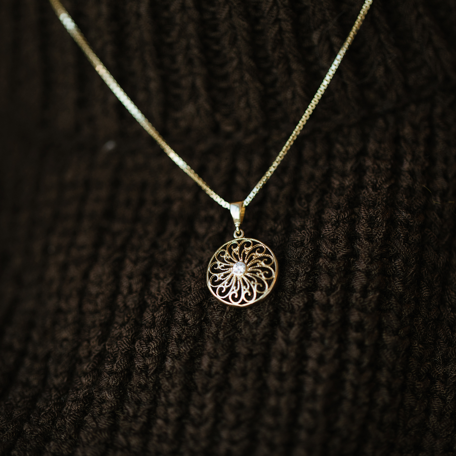 Bilde nummer 3 av Pan Jewelry, Anheng i 585 gult gull med zirkonia og ornament