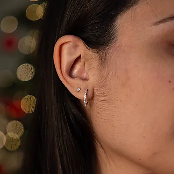 Bilde nummer 2 av Clara diamantøreringer i 375 hvitt gull 0,20 ct