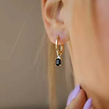 Bilde nummer 2 av Michelle øreringer i 585 gult gull med diamanter 0,08 ct og sort onyx