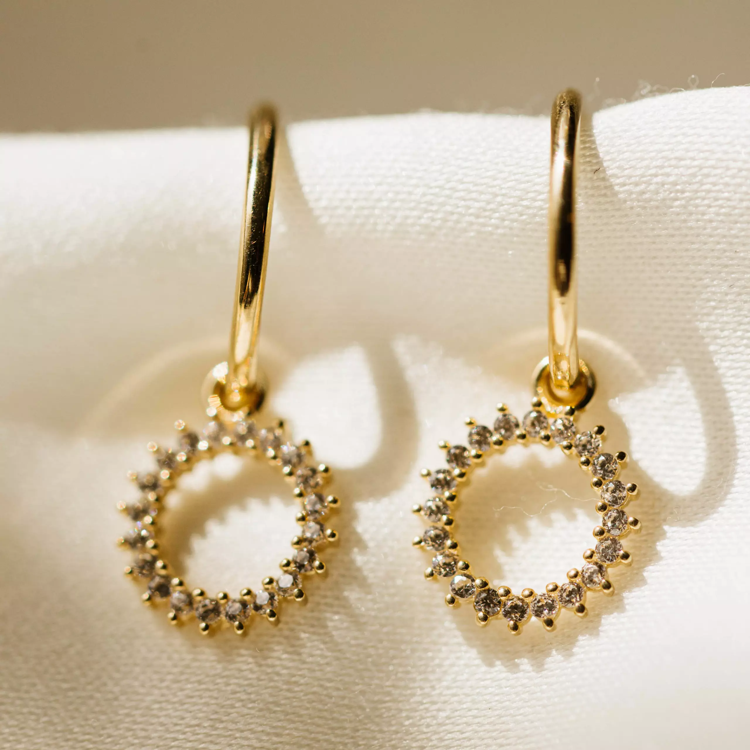 Bilde nummer 4 av Pan Jewelry, Øredobber i 585 gult gull med zirkonia