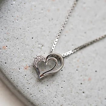 Bilde nummer 4 av Pan Jewelry, Anheng i 585 hvitt gull med hjerte og diamant 0,005 ct