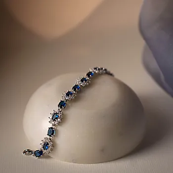 Bilde nummer 4 av Royal armbånd i 925 sølv med blå zirkonia