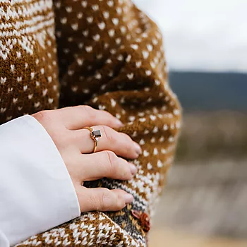 Bilde nummer 3 av Michelle diamantring i 585 gult gull 0,10 ct med røykkvarts