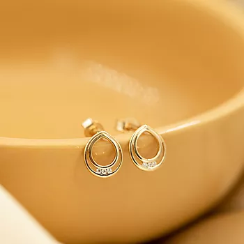 Bilde nummer 3 av Pan Jewelry, Øredobber i 585 gult gull med zirkonia