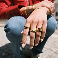 Bilde nummer 2 av Nova ring i forgylt stål