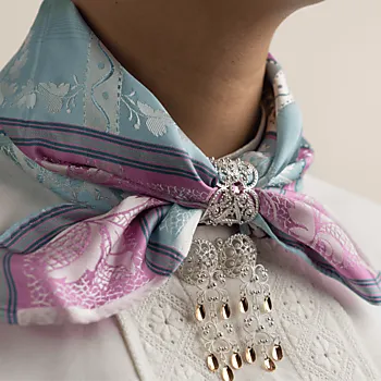 Bilde nummer 2 av Skjerfring i 830 hvitt sølv med lilla sten