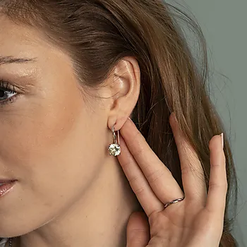 Bilde nummer 2 av Pan Jewelry Drops, Øredobber i 585 hvitt gull med syntetisk Krysolitt