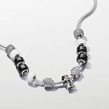 Bilde nummer 4 av Pandora Moments, Charm i 925 sølv med poteavtrykk