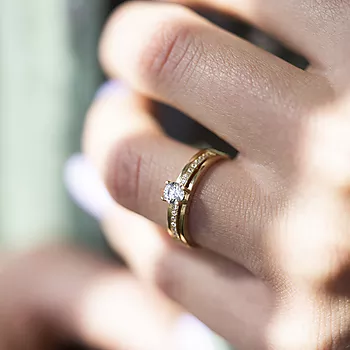 Bilde nummer 2 av Pan Jewelry, Ring i 585 gult gull med zirkonia