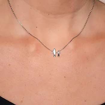 Bilde nummer 2 av Familiesmykke i 925 sølv med mor og sønn