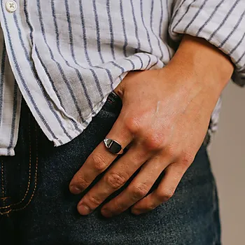 Bilde nummer 2 av Signetring i 925 sølv