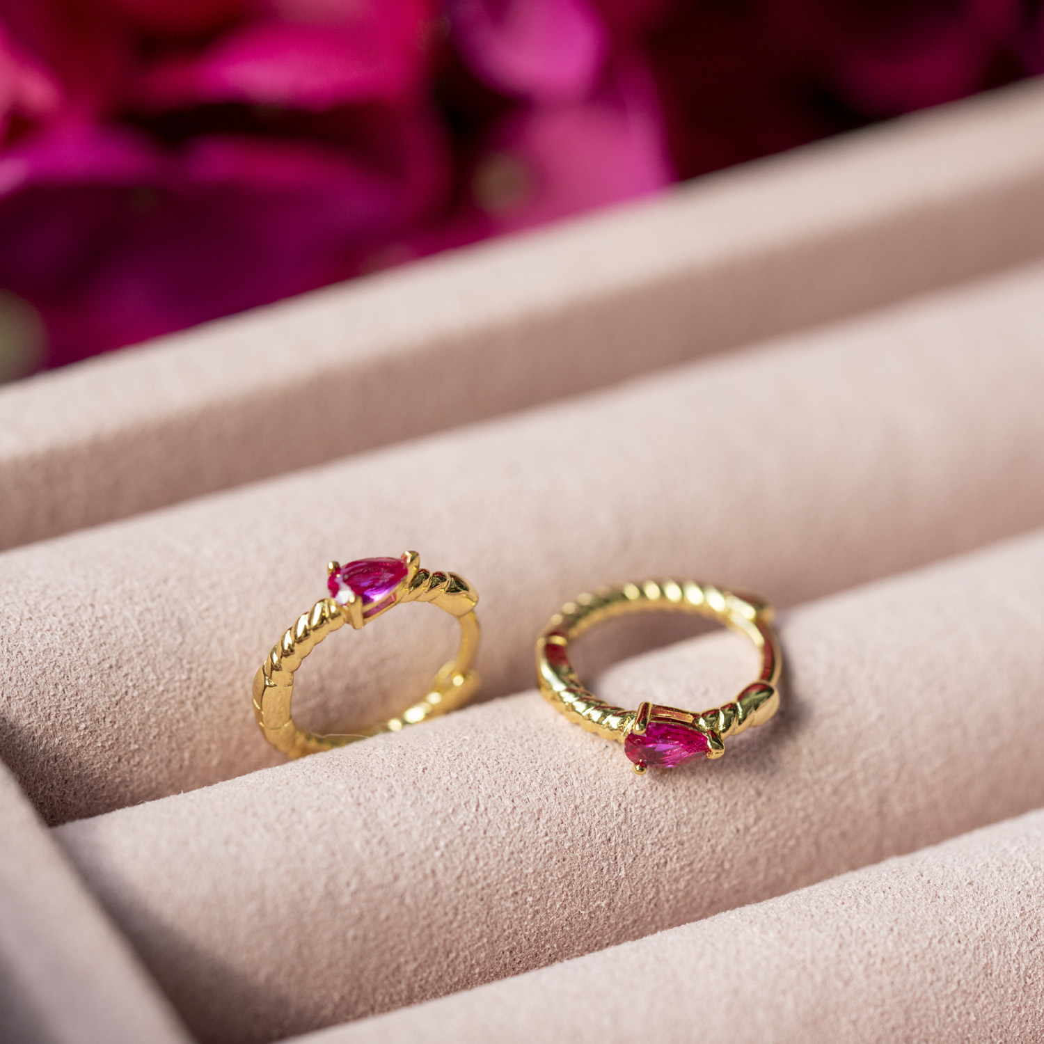 Bilde nummer 4 av Janne Formoe by Pan Jewelry, Øreringer i forgylt sølv med rosa zirkonia