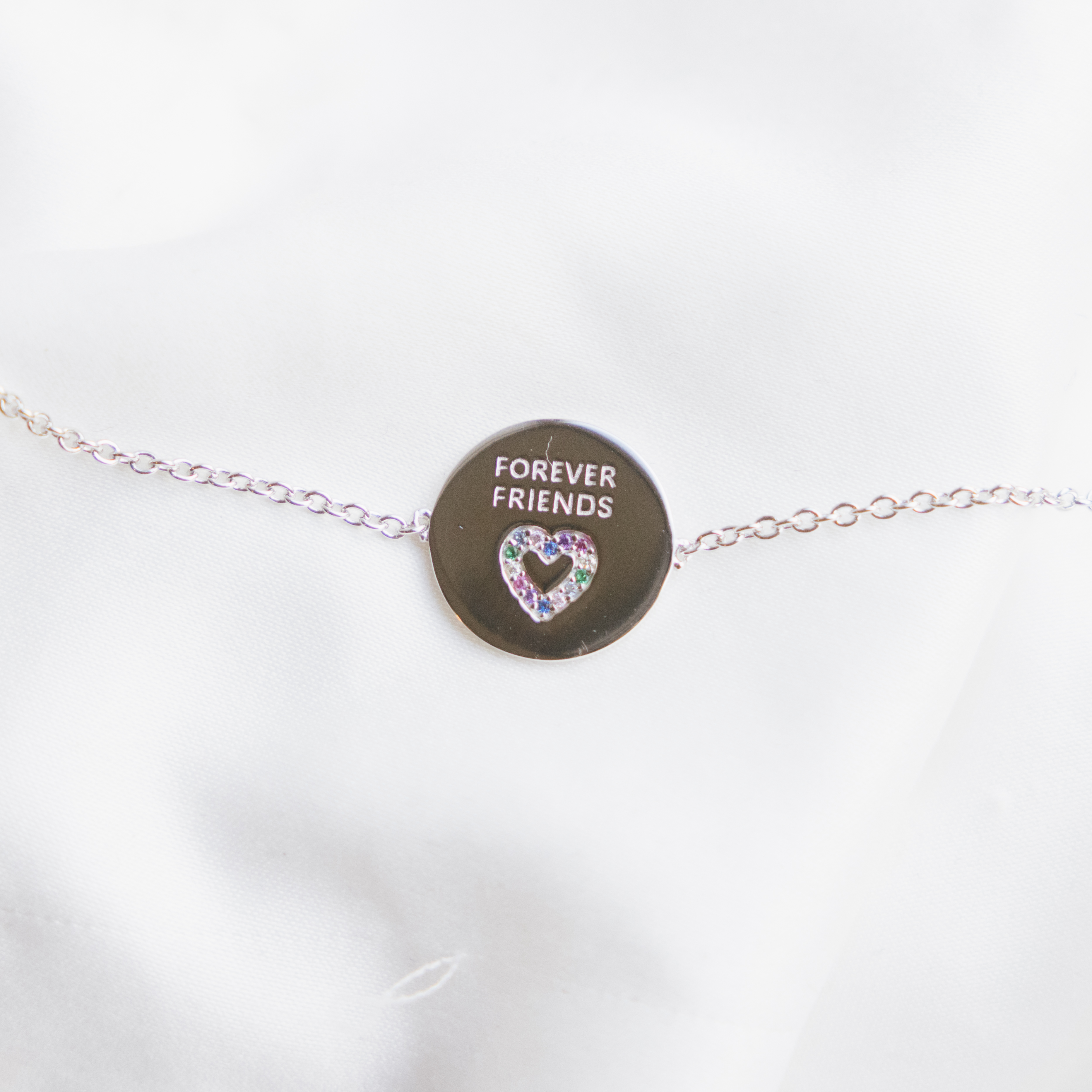 Bilde nummer 3 av Pan Jewelry, Armbånd i 925 sølv med zirkonia og teksten "FOREVER FRIENDS"