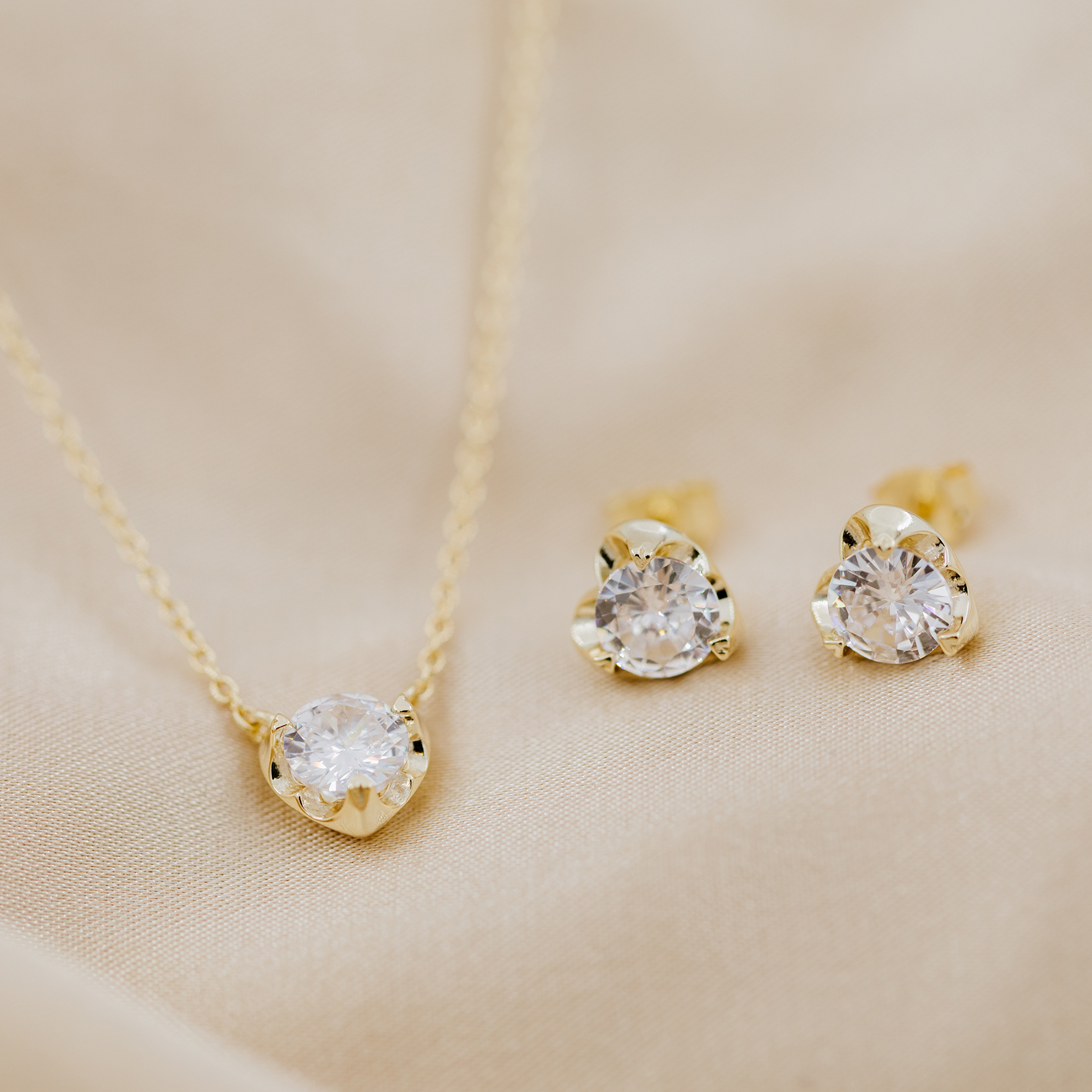 Bilde nummer 3 av Pan Jewelry, Smykkesett i 925 forgylt sølv med zirkonia og hjerter