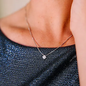 Bilde nummer 3 av Line smykke i 375 hvitt gull med diamanter 0,12 ct
